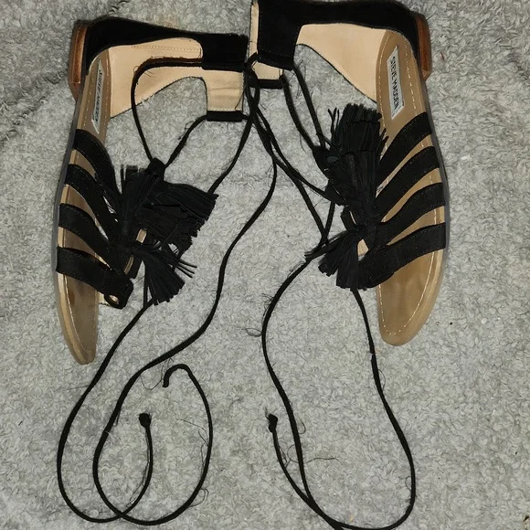 Steve Madden Shoes Steve Madden Size M Black Suede Tassle